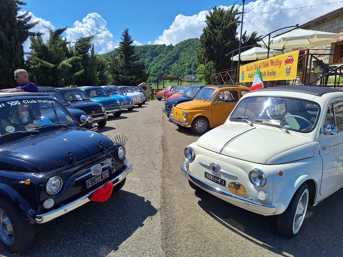 Foto di eventi in Fattoria Rossi Canossa Fiat 500 club italia